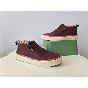 TOMS Leather Faux Fur Slip-On Sneakers Women's Size 9 Cozy & Cute Winter Vibes